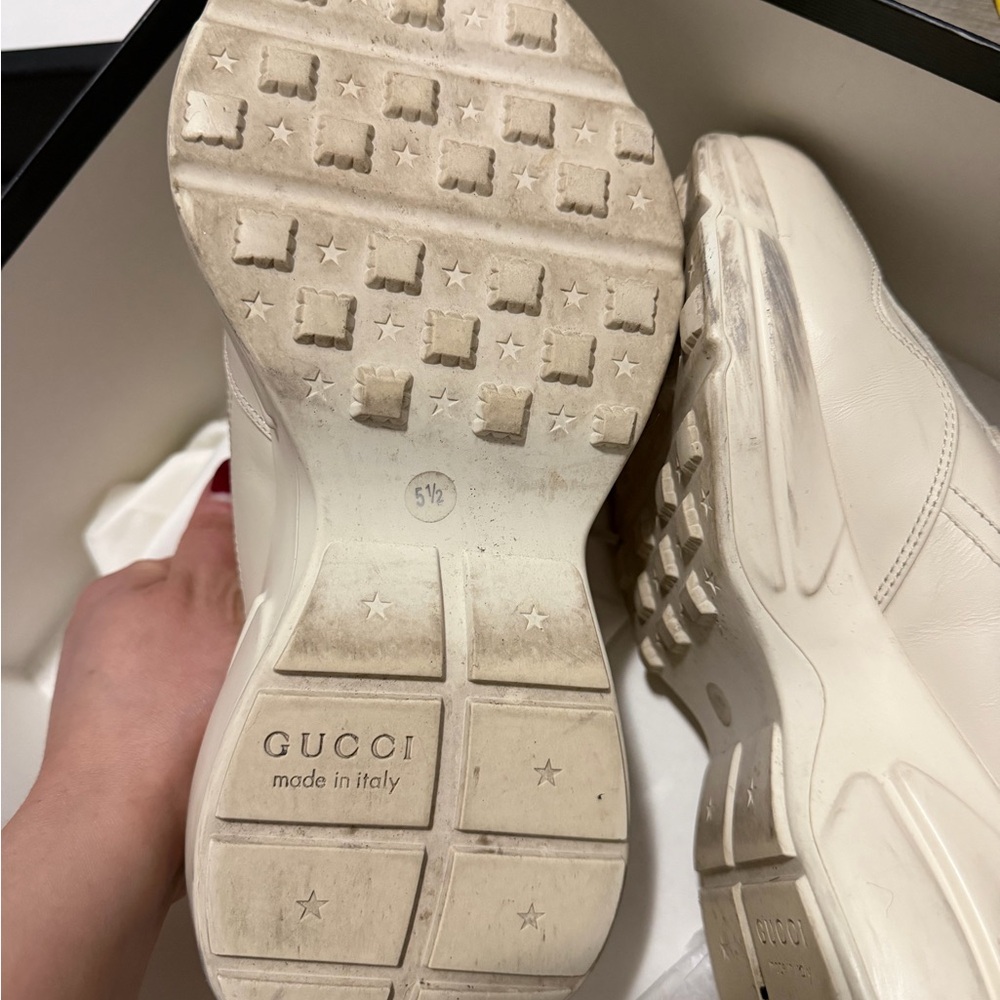 Gucci Rython Off-White Sneakers with Red Logo - Picture 6 of 8